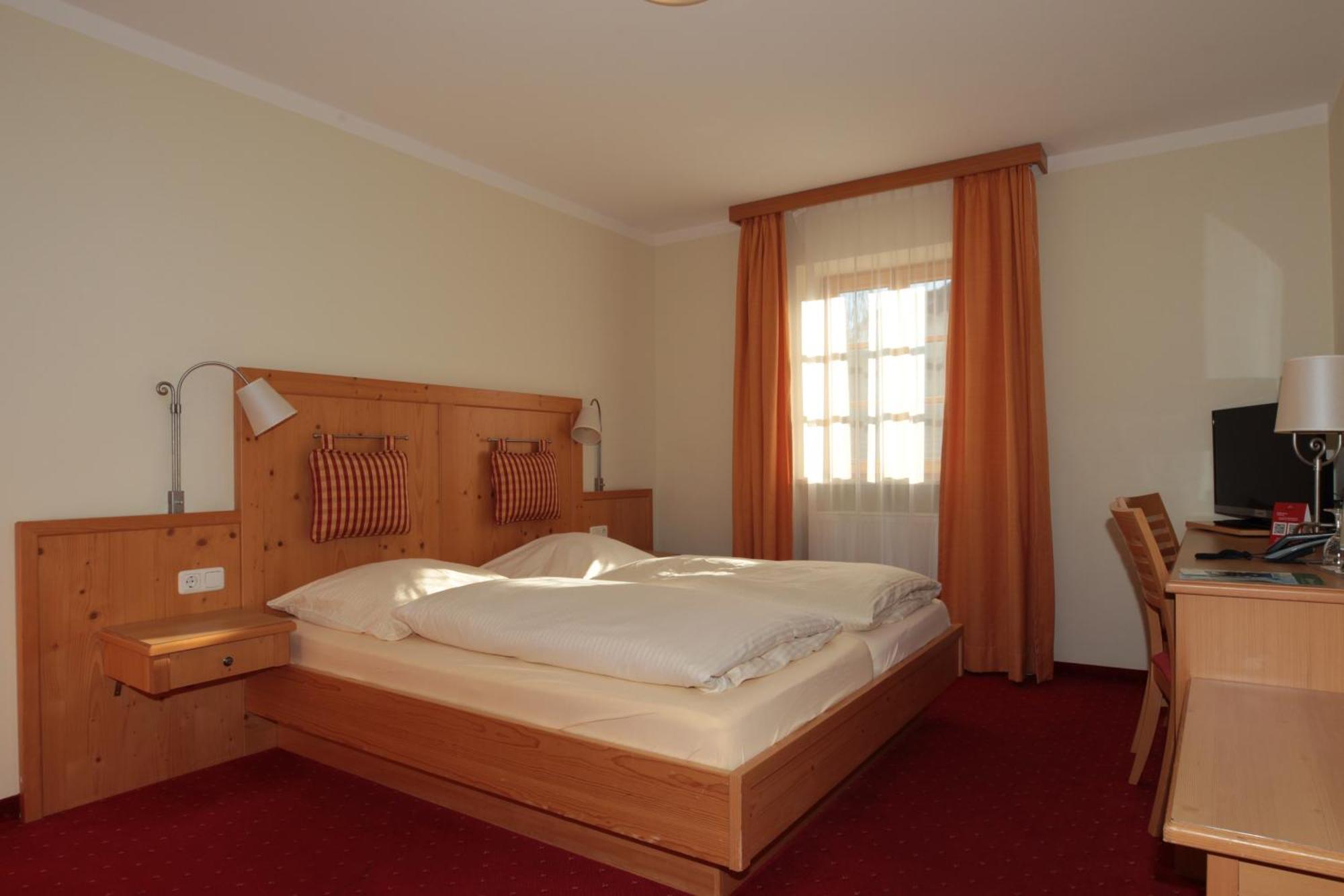 Landgasthof Drei Rosen Bernried am Starnberger See Esterno foto