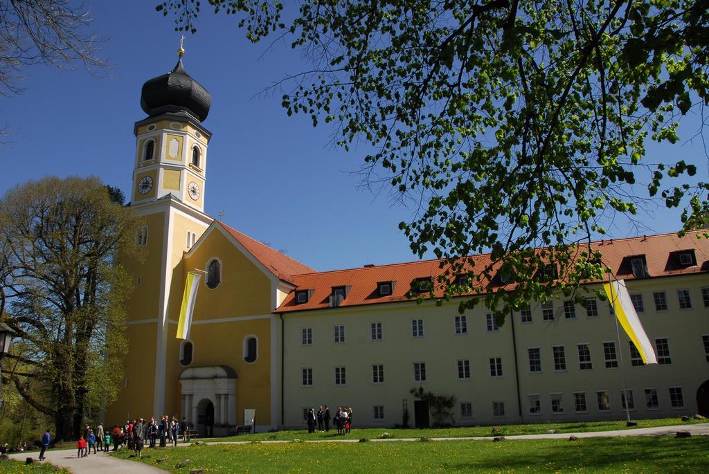 Landgasthof Drei Rosen Bernried am Starnberger See Esterno foto